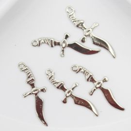 Pingente de Metal / 45x16mm - Faca (unidade)