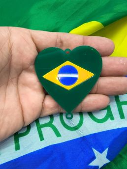 Tema Brasil / Pingente de Acrílico 65x56mm - Coração (unidade) 